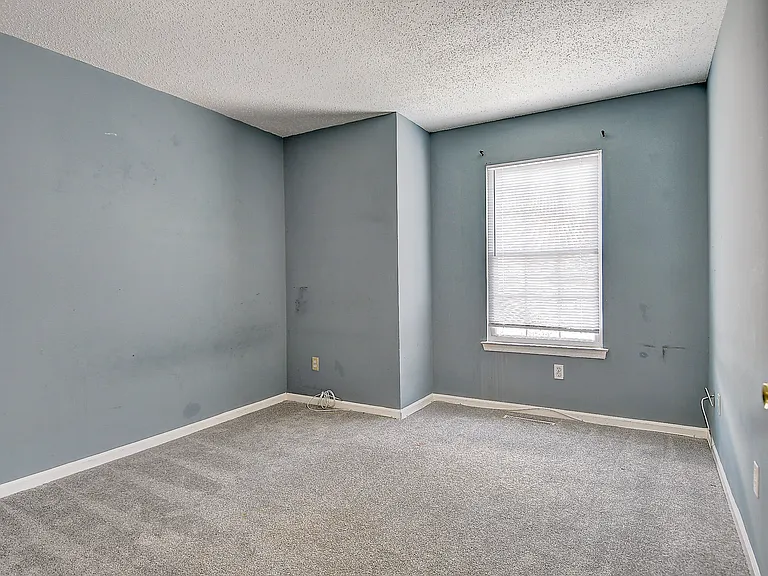 751 Ridge Cir — Photo 25