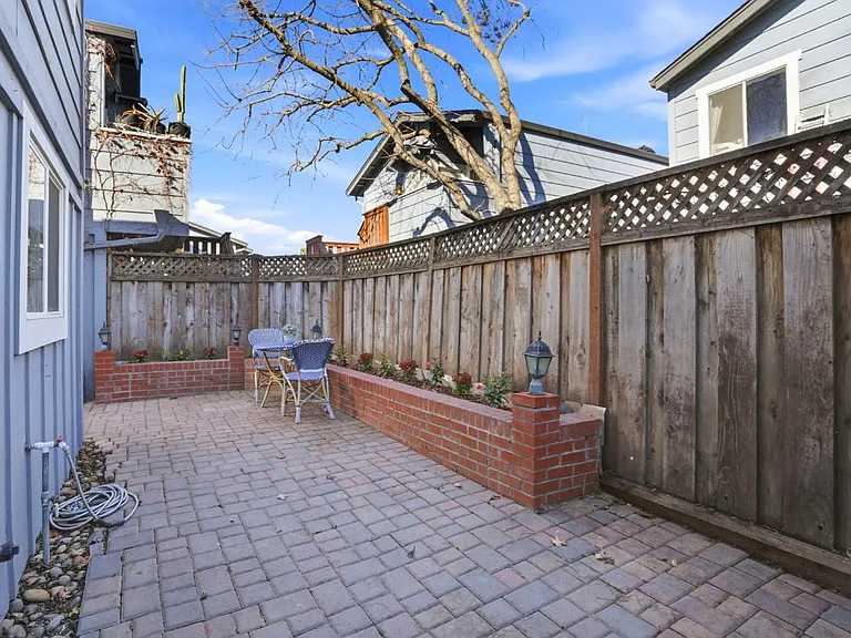 540 Groth Pl — Photo 22