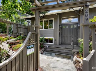 209 N 196th Pl, Seattle, WA