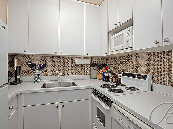 3rd image of 244 Madison Ave APT 14E