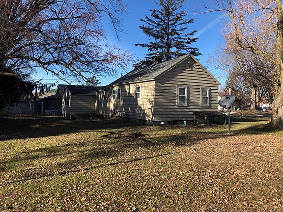 2nd image of 622 Willow St
