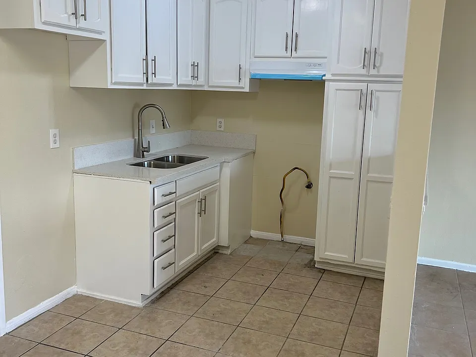 9215 Alondra Blvd #15