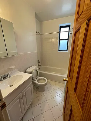 Rented by Metropolis International Realty Inc. | media 8