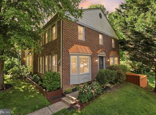 5719 Crownleigh Ct, Burke, VA 22015
