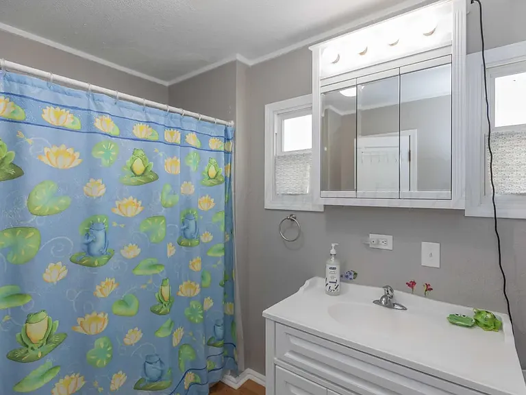 922 Mary Ellen St #A — Photo 9