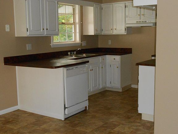 4838 Rainier Dr. Kitchen