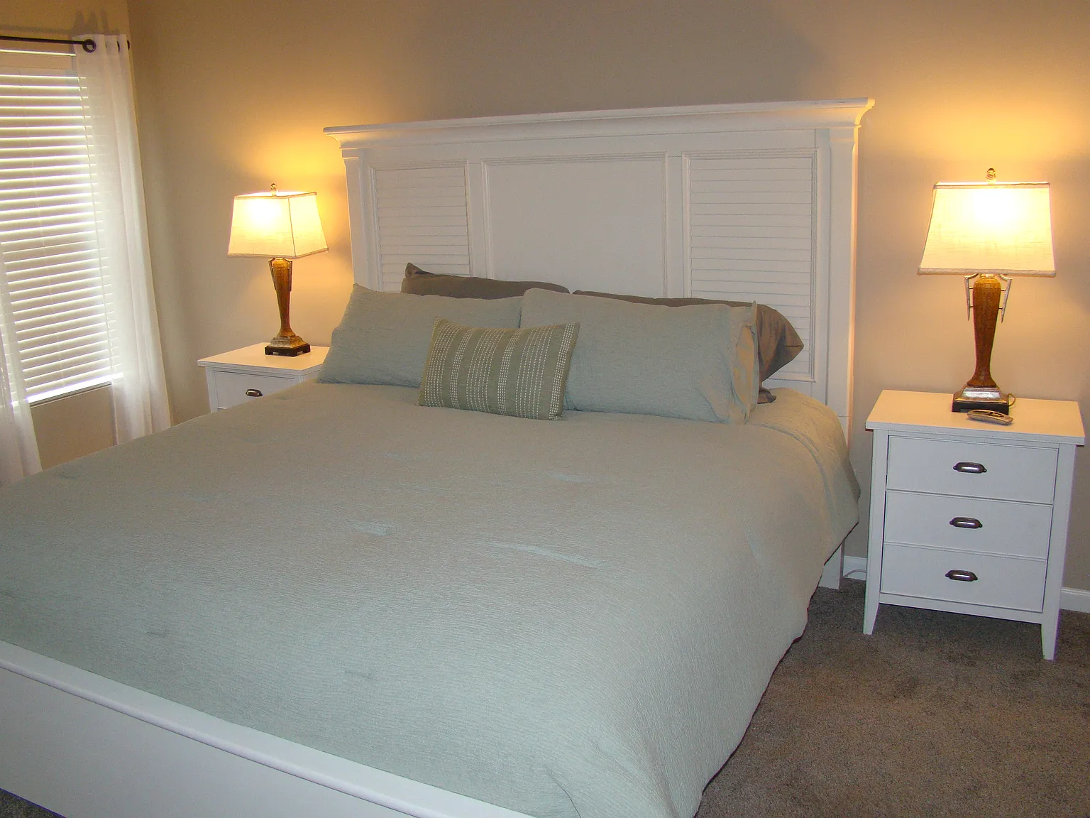 3 bed, 2143 sqft, $3,200 — Photo 3