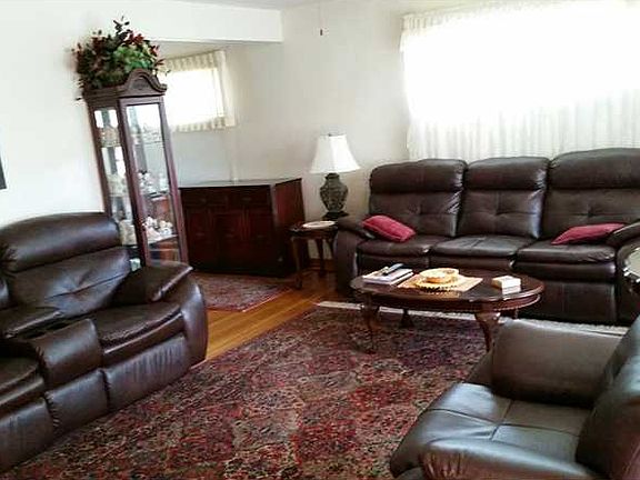 5th image of 3792 E Pleasant Run Pkwy