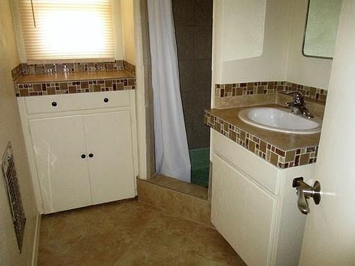 4th image of 73528 Buena Vista Dr