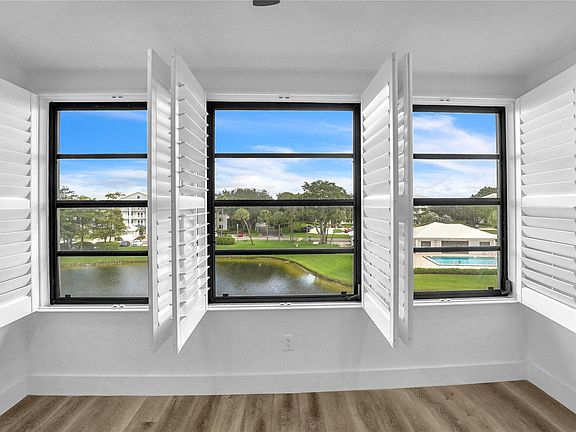 4th image of 6037 Balboa Circle #401