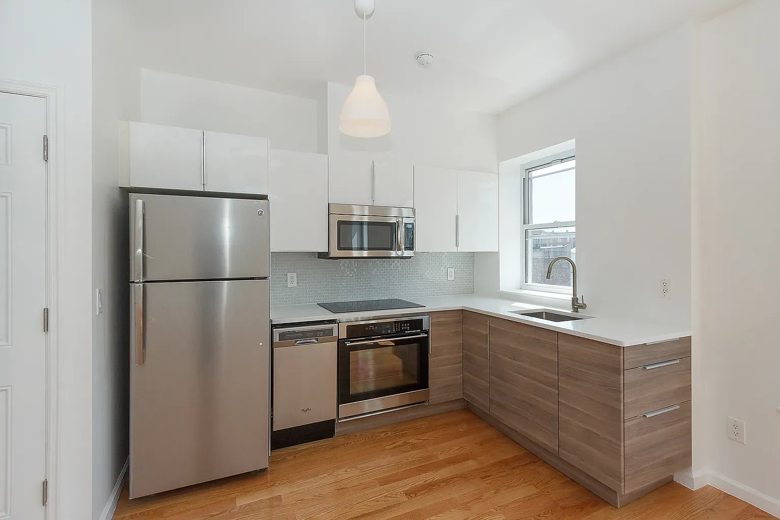 24 Herkimer Street — Photo 4