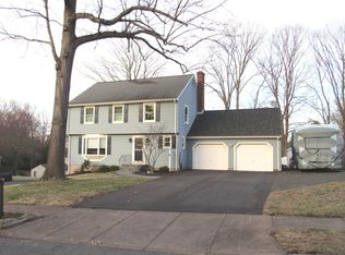 134 Valley View Rd, Manchester, CT 06040