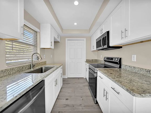 3rd image of 3722 Rosemary Dr #2