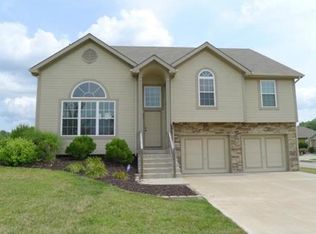 3920 NW Old Stagecoach Rd, Kansas City, MO 64154