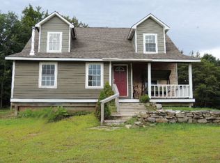 348 Shingle St, Morrisonville, NY 12962