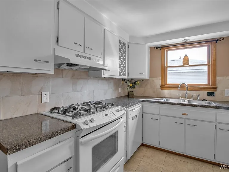 100 Meadowlawn Rd #2 — Photo 1