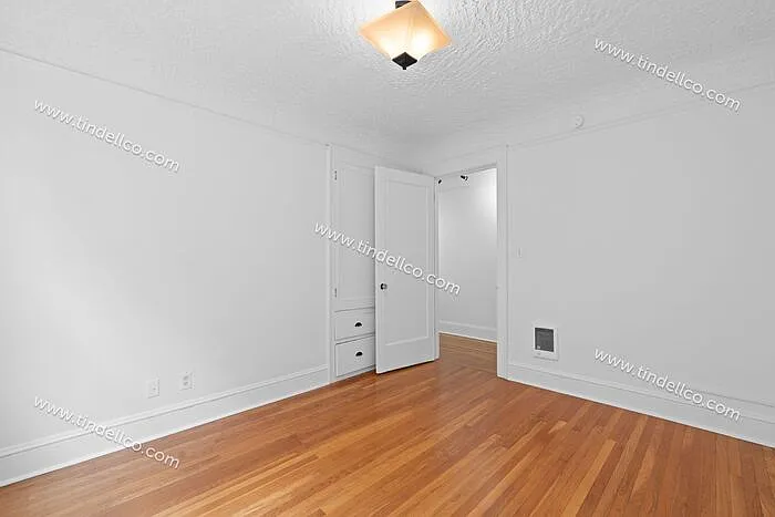 2076 NW Johnson St #201 — Photo 13