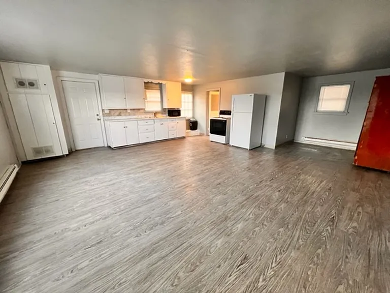 1901 1/2 S Federal Way — Photo 2