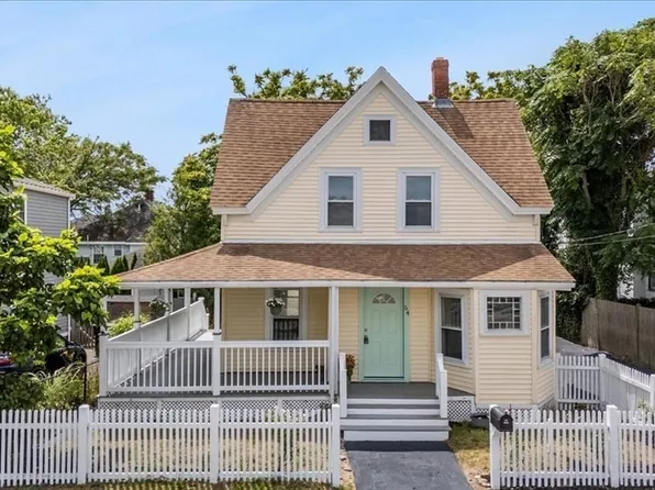 54 L St, Hull, MA 02045