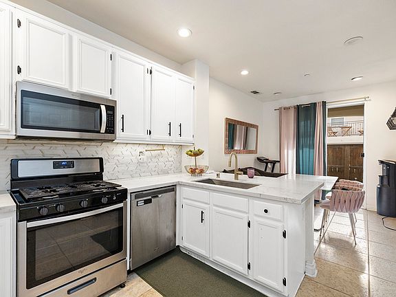 4th image of 41945 Davenport Way Unit D