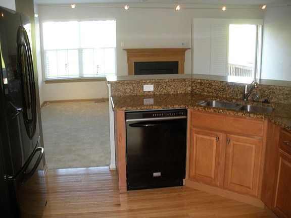 5th image of 135 Bradford St #130
