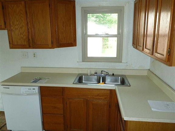 5th image of 71 S Westview Ave