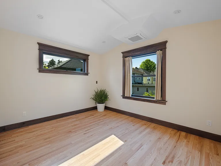 1824 Stuart St #1824 — Photo 6