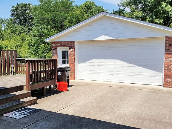 3rd image of 1905 Elba Dr
