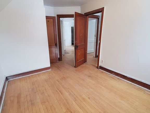 4th image of 2137 N 47th St