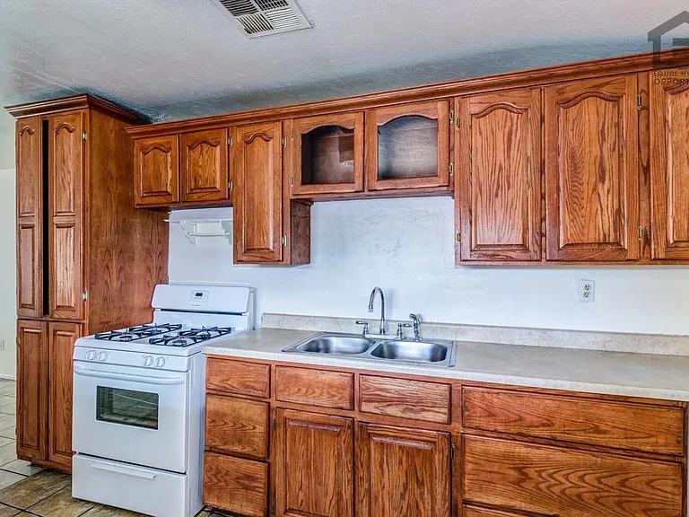 6321 W Whitton Ave — Photo 10