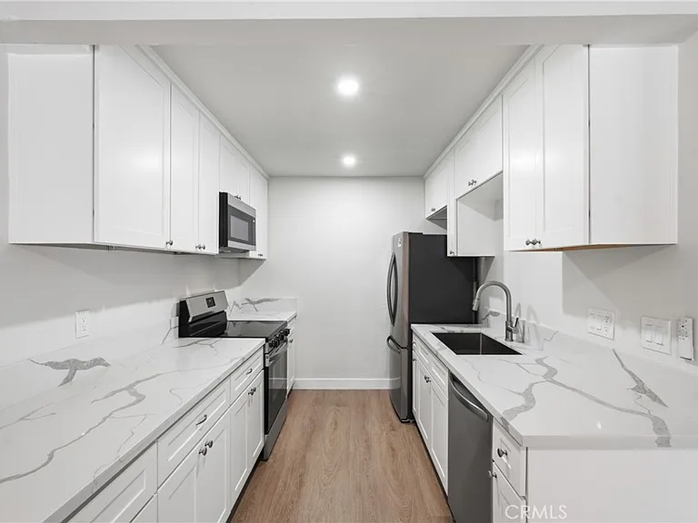 374 S Miraleste Dr #406 — Photo 10