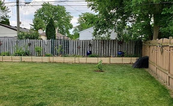 4th image of 7444 Fenton St