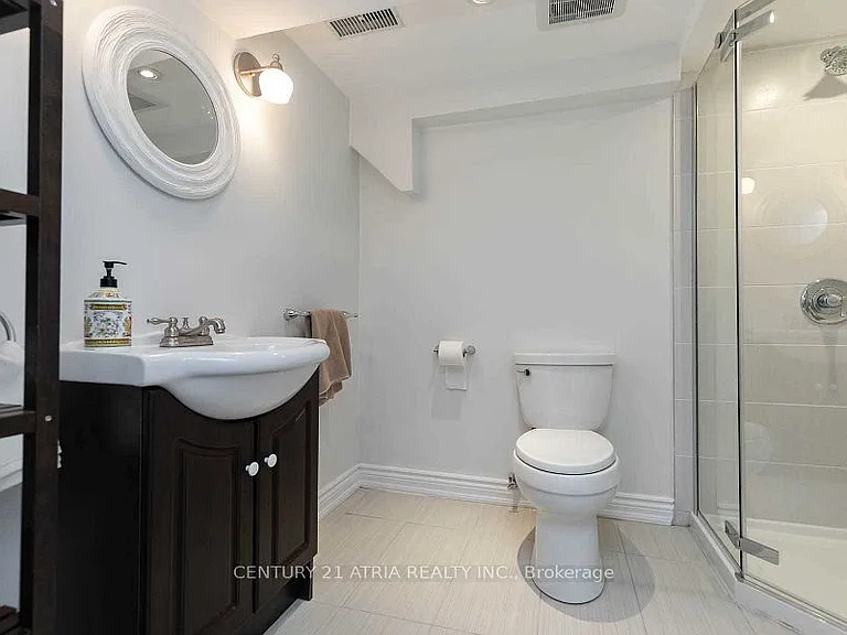 639 Mortimer Ave — Photo 7