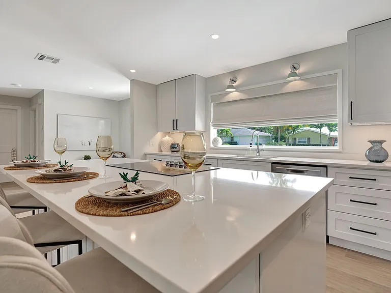 359 Beacon St — Photo 11