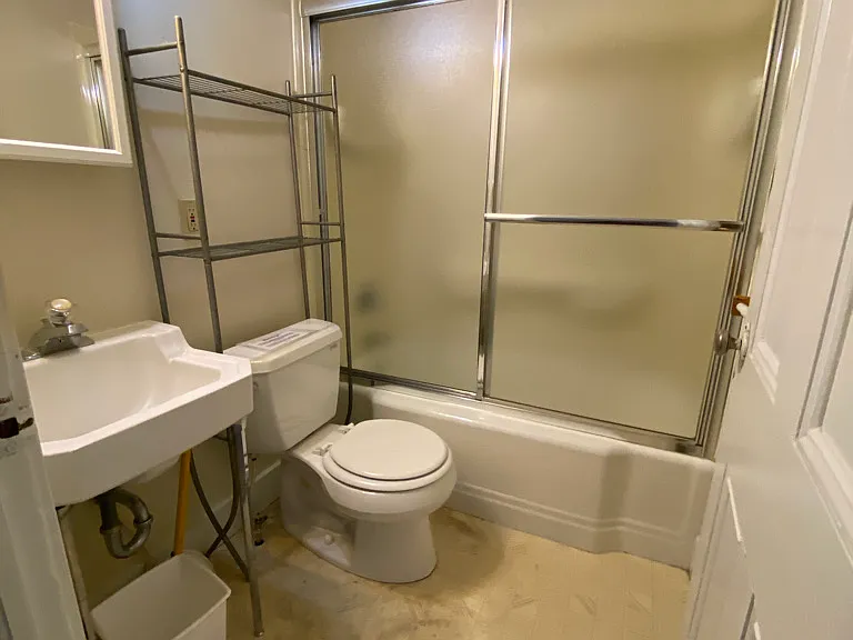 522 W 3rd St #2E — Photo 8