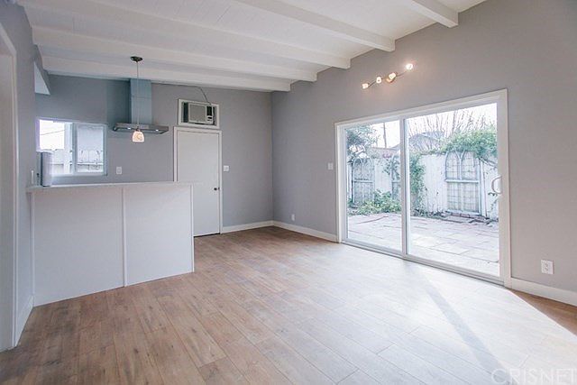 1st image of 5423 Willowcrest Ave