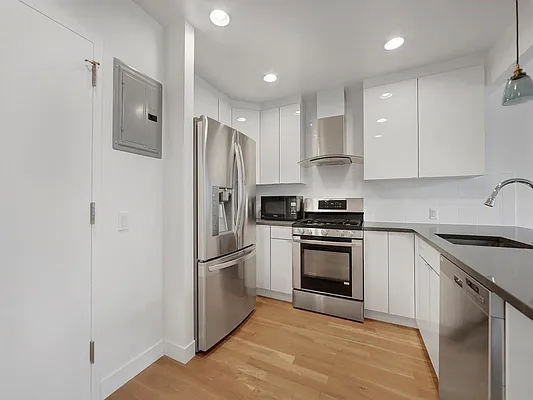 Rented by Compass | media 23