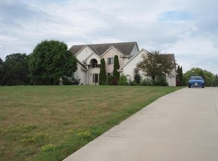 5900 Stefanie Way, Caledonia, WI 53108