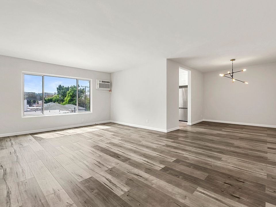 1st image of 645 Westmount Dr APT 302