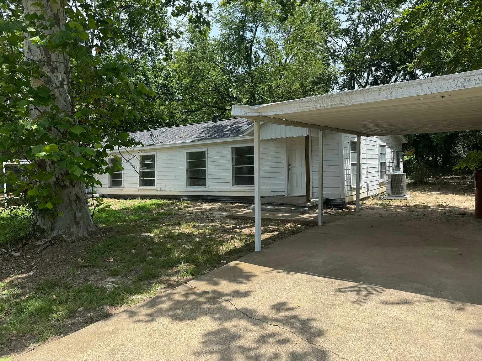 560 Athens Street - 560 — Photo 3