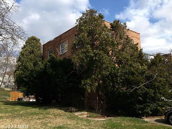 3rd image of 7310 Calder Dr