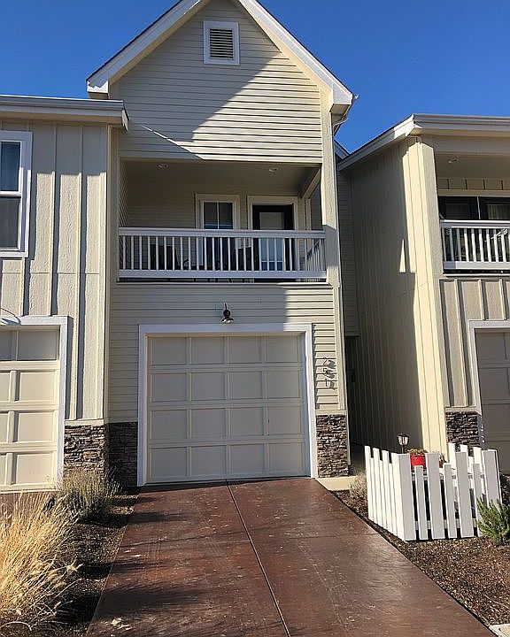 1st image of 515 G St APT 215