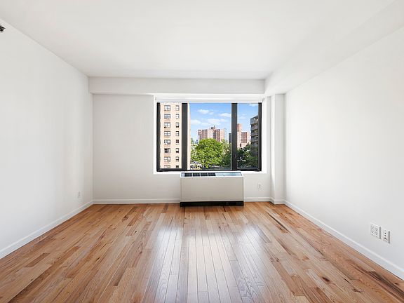 4th image of 189 Avenue C APT 6B