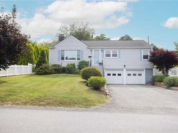 3 Sherri Ln, Middletown, RI 02842