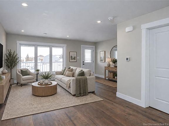 2nd image of 6 Rockingstone Dr