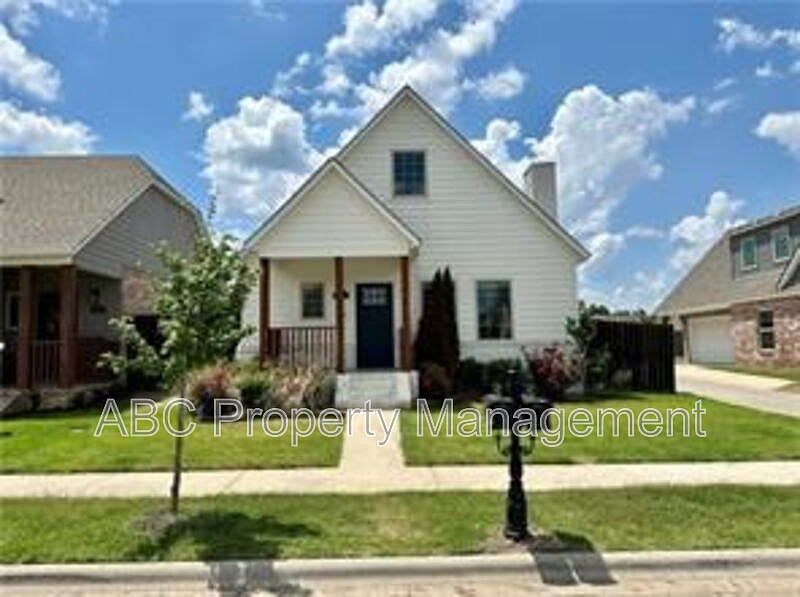 1st image of 3819 W Maclura Way