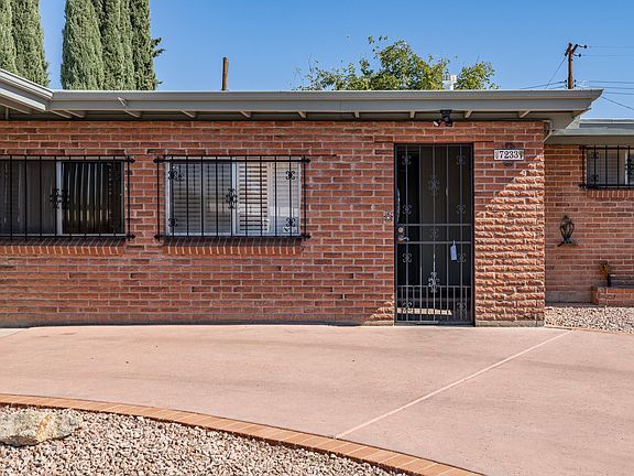 3rd image of 7233 E Montecito Dr