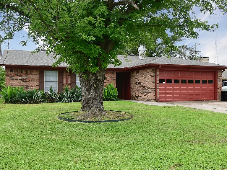 3117 Chaparral Dr — Photo 3