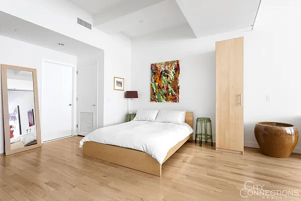 Rented by City Connections Realty | media 35