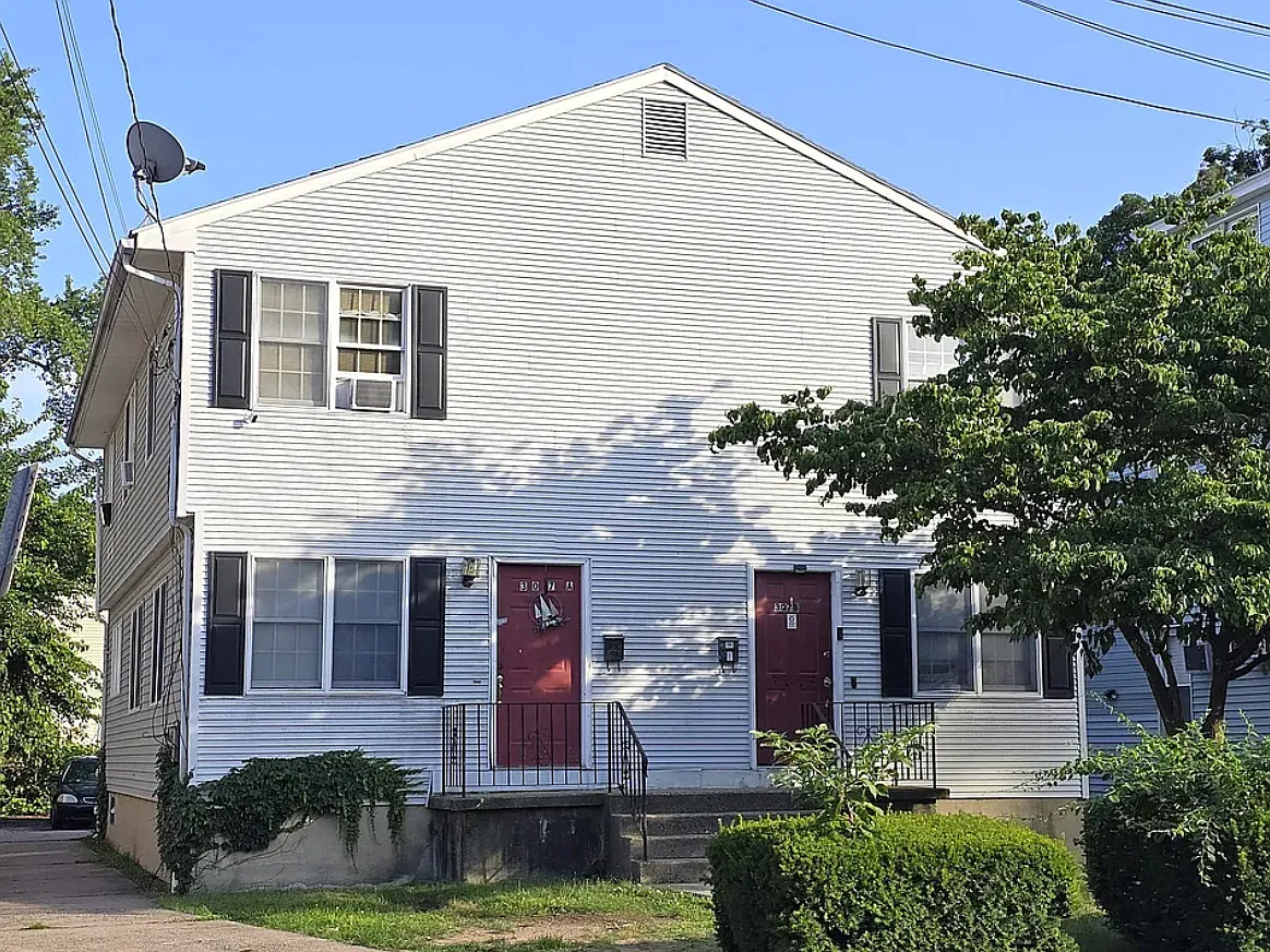 3 bed, 1400 sqft, $2,099 — Photo 1